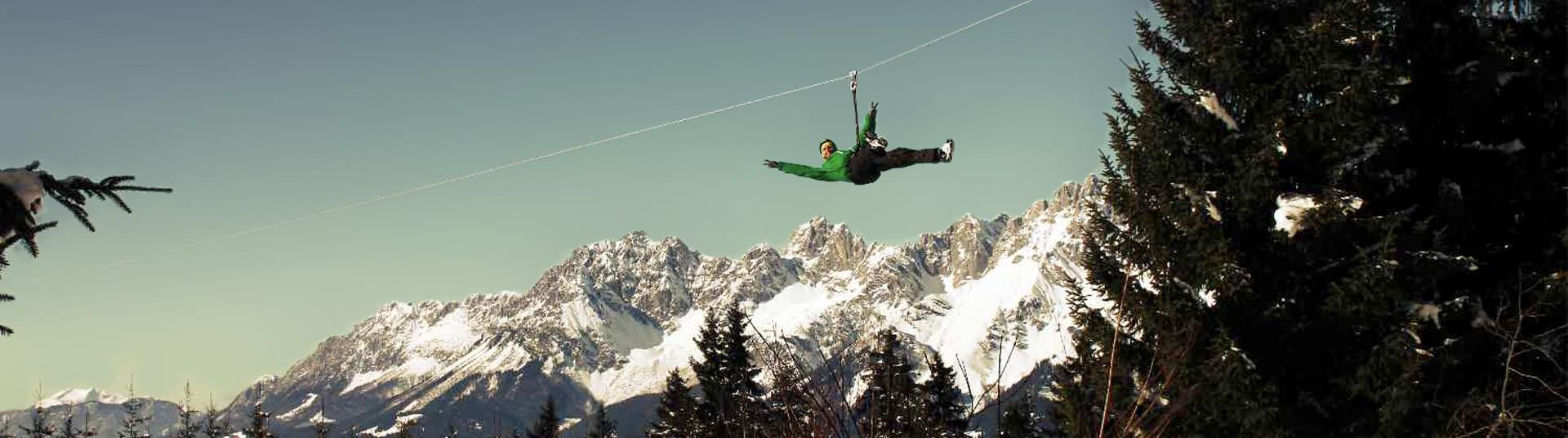 Flying Fox im Winter im Hornpark in St. Johann in Tirol